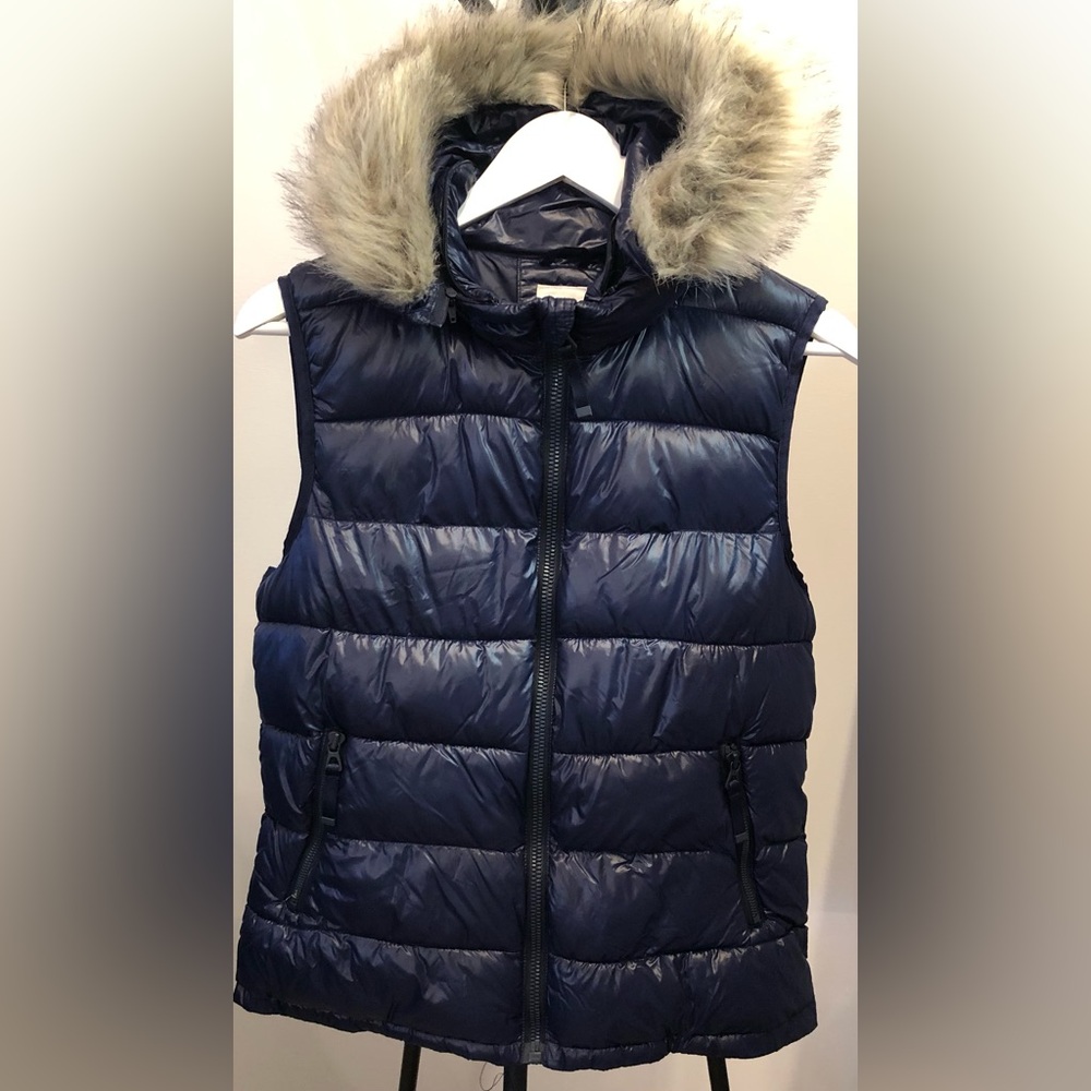 Nwot~GAP Down Dark Blue Quilted Vest with Faux Fur Trim
